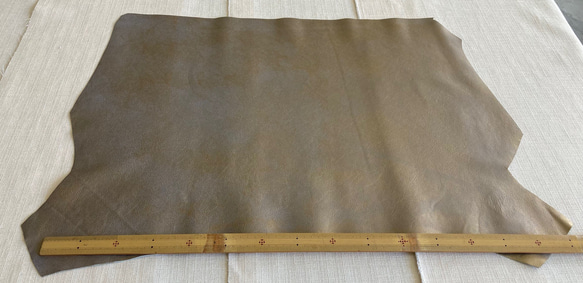 羊革 ゴート カット革  ゴールド メタ　白汚し　ｱﾝﾃｨｰｸ　ハンドメイド＃No.CL74　レザークラフト　本革 1枚目の画像