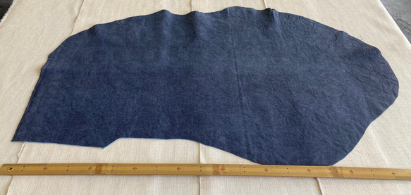 牛革　カット革　デニム型　ヌバック　ネイビー　紺　ハンドメイド＃No.CL77　レザークラフト　本革 1枚目の画像