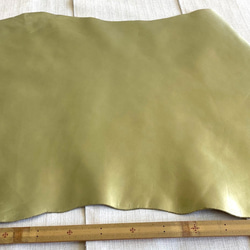 牛革　カット革　スムース　ゴールドメタ　金　ハンドメイド＃No.CL78　レザークラフト　本革 1枚目の画像