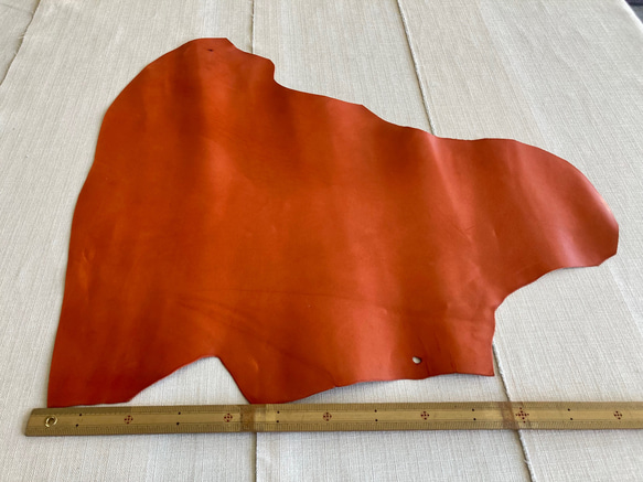牛革　カット革　タンニン　スムース　オレンジ　ハンドメイド＃No.CL79　レザークラフト　本革 1枚目の画像