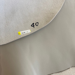 牛革　カット革　グレー　グレージュ　ハンドメイド＃No.CL80　レザークラフト　本革 4枚目の画像