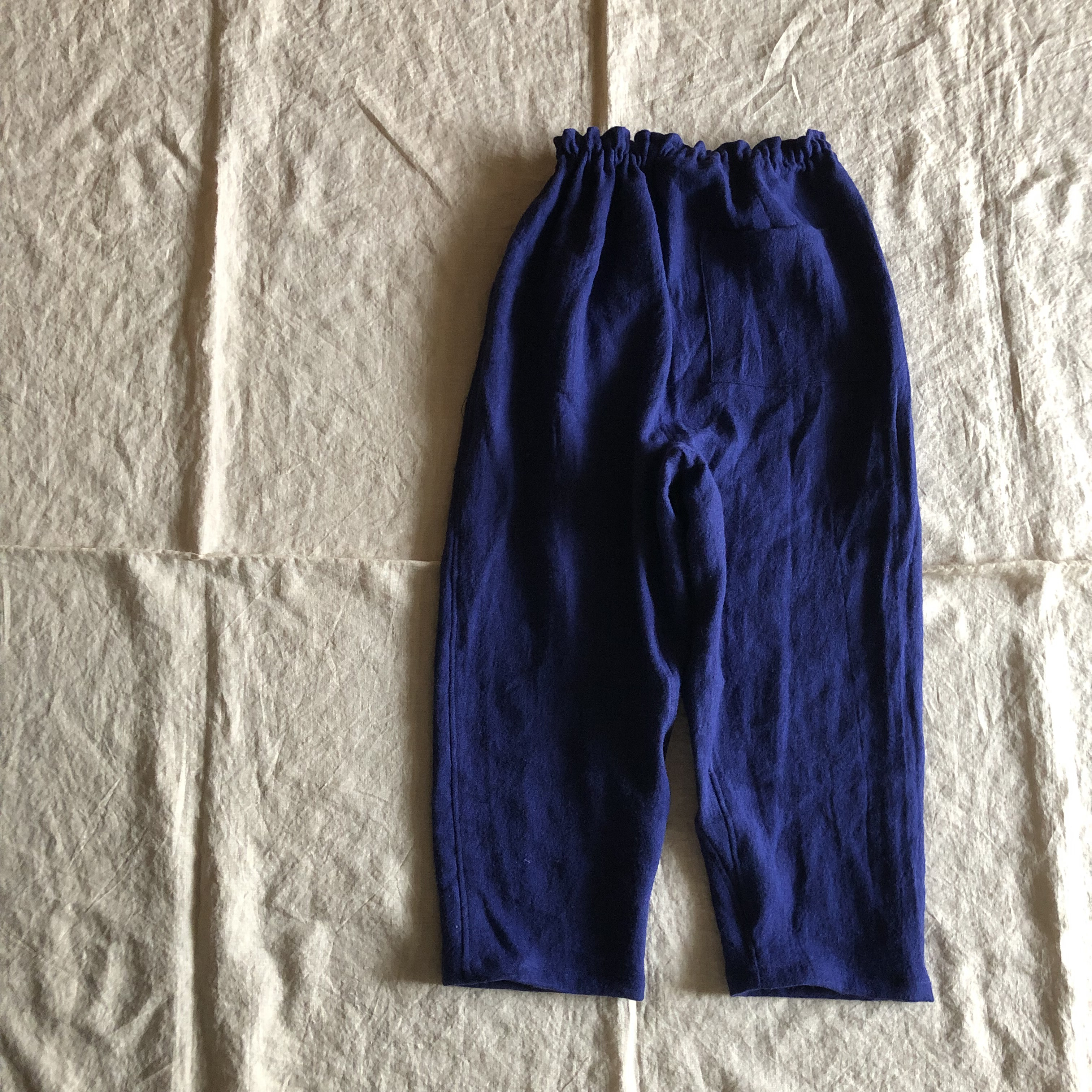 【1点限り】リネンウールの短めもんぺ　ロイヤルブルー