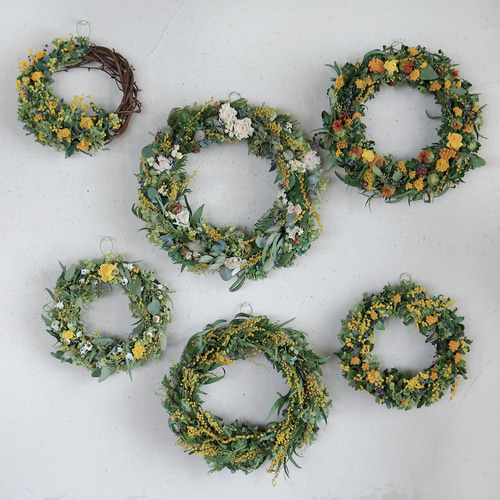 約直径24cm】 春色ミモザとラベンダーのハーフムーンリース ＊ ドライ