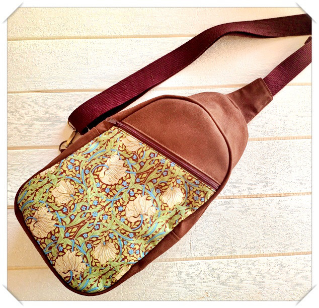 ウィリアム・モリス「ピンパーネル」のボディバッグ