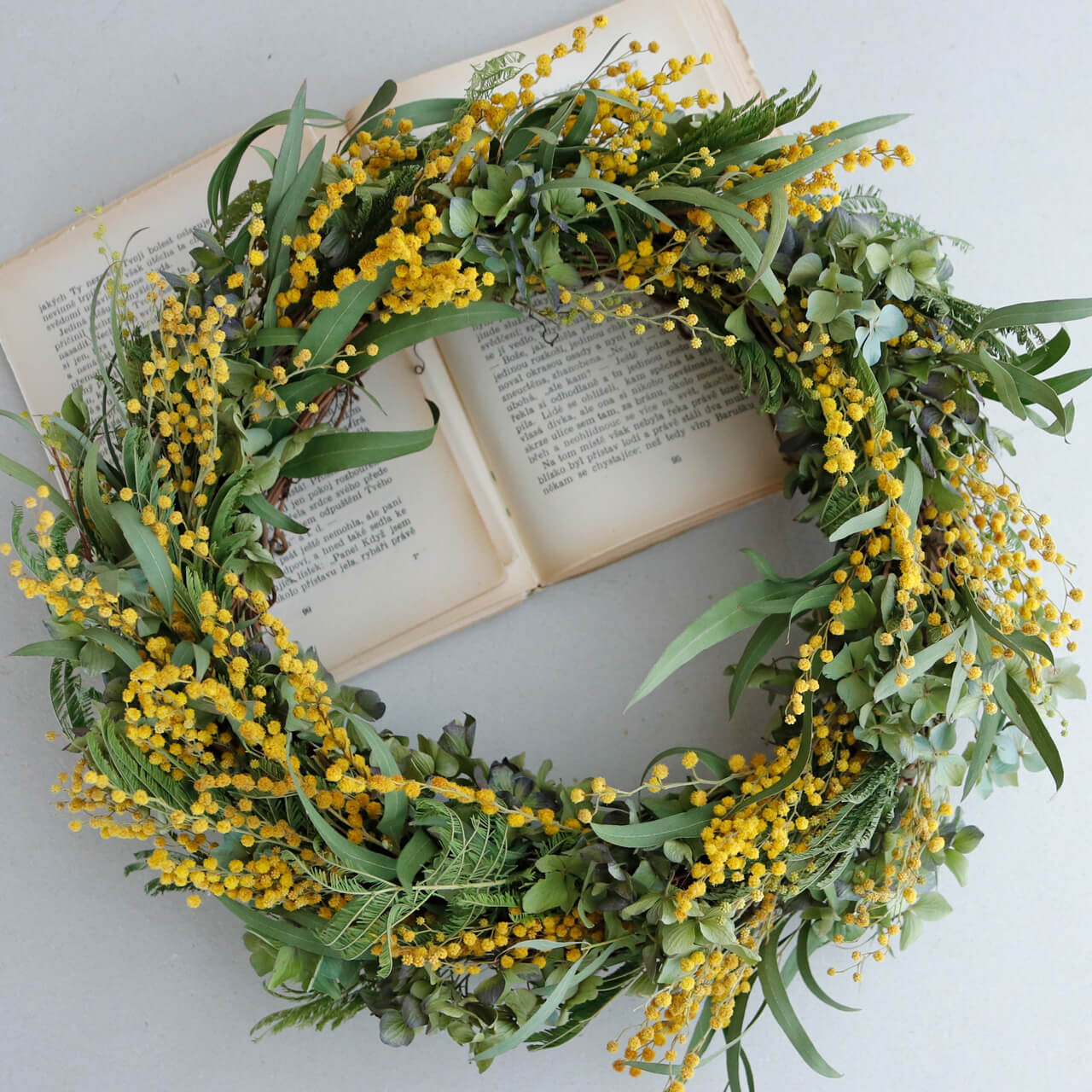 【約直径32cm 】大きなイエローグリーンのミモザリース ドライフラワー 母の日 誕生日 プレゼント ギフト ひな祭り