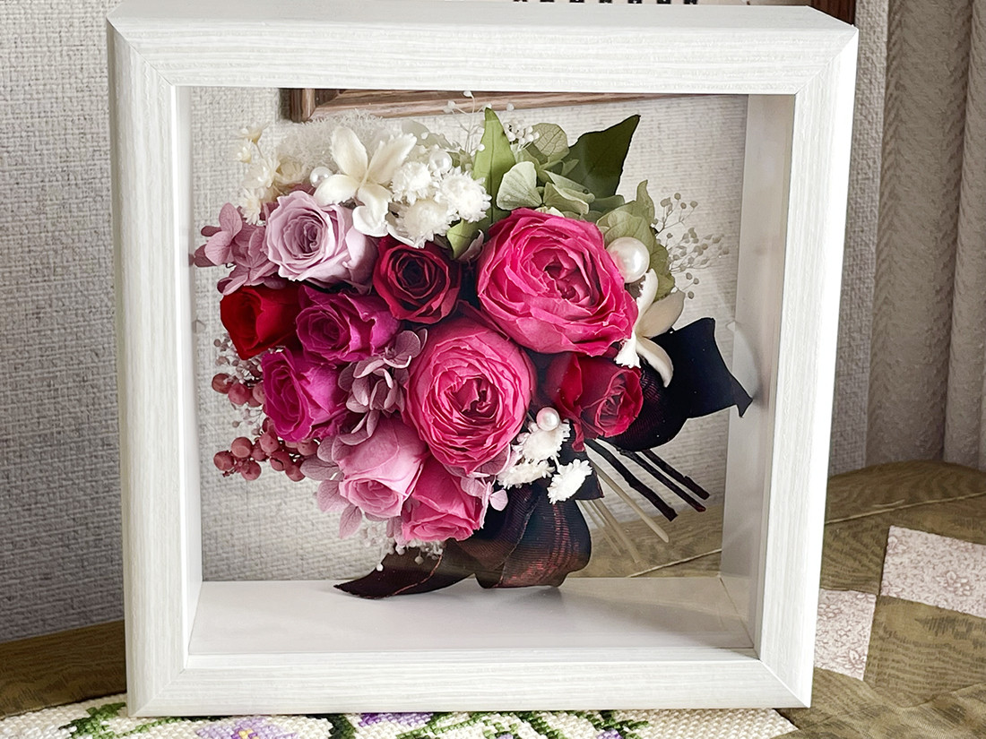 【文字入れ対応】ご両親贈呈・母の日・還暦祝いなどプリザーブドフラワーの額にメッセージを込めて！