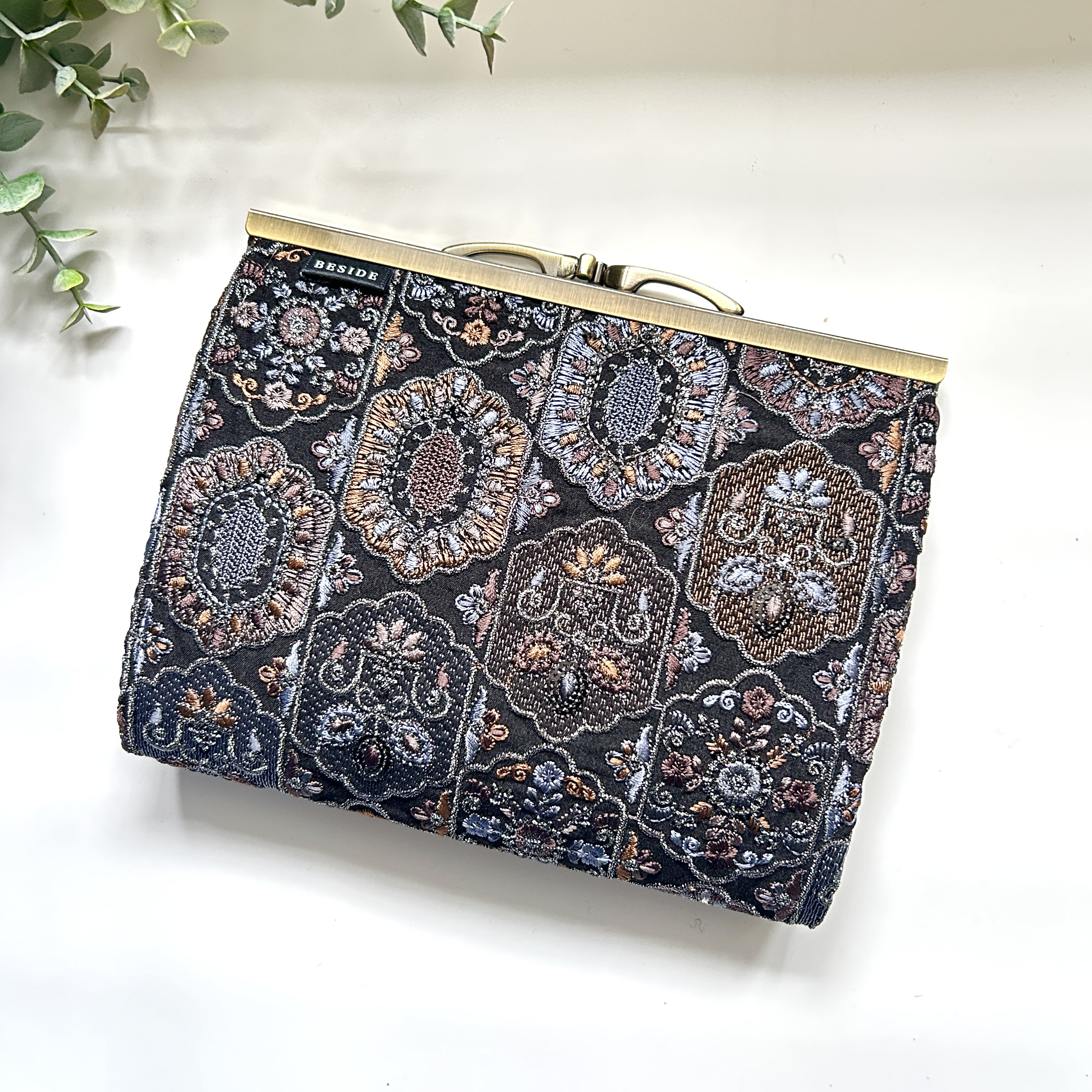 2wayで使える♪インド刺繍リボン　 マルチケース☆ Dカン付き　お財布ショルダーにも