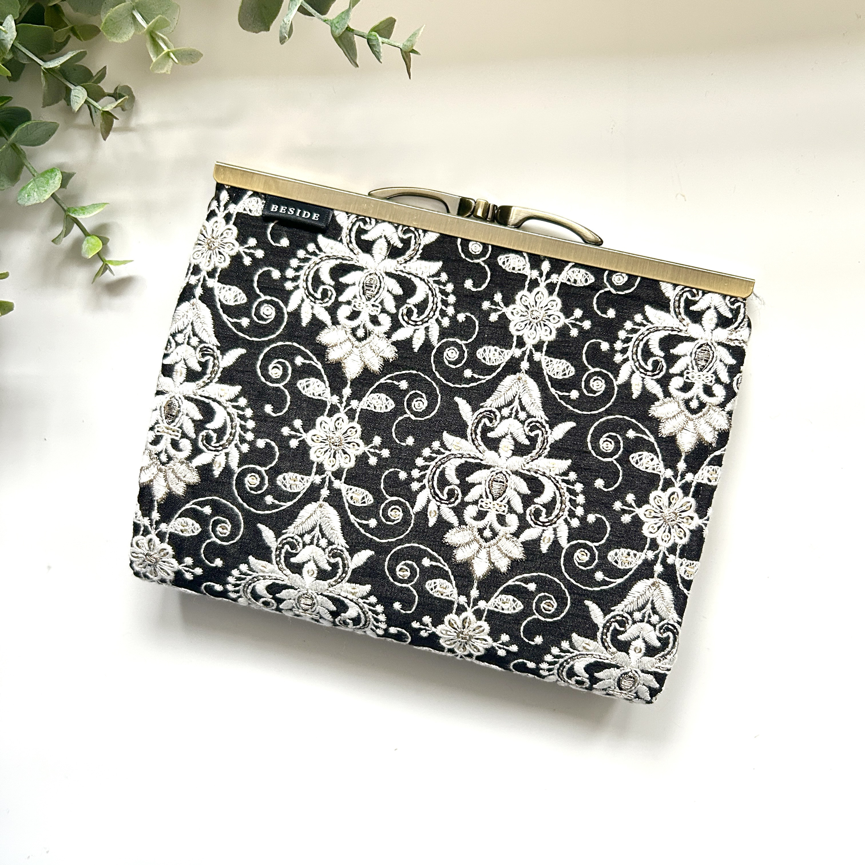 2wayで使える♪インド刺繍リボン　 マルチケース☆ Dカン付き　お財布ショルダーにも