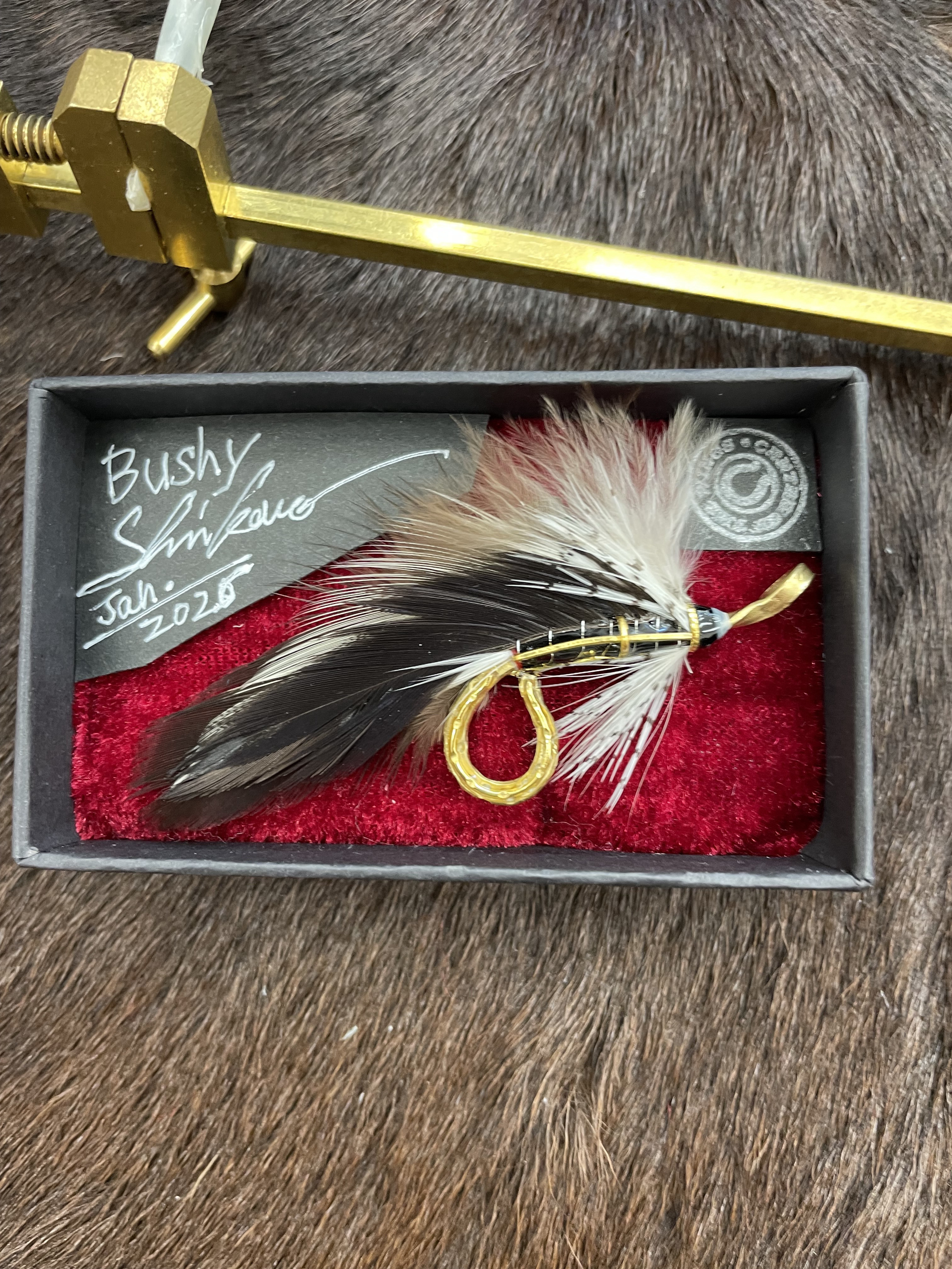 鳥の羽根ハットピンorブローチ「Bushy」