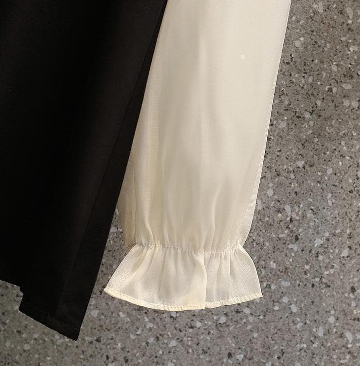 大きいサイズ 新品 秋冬 フリル Vネック トップス 黒×白 韓国風　長袖