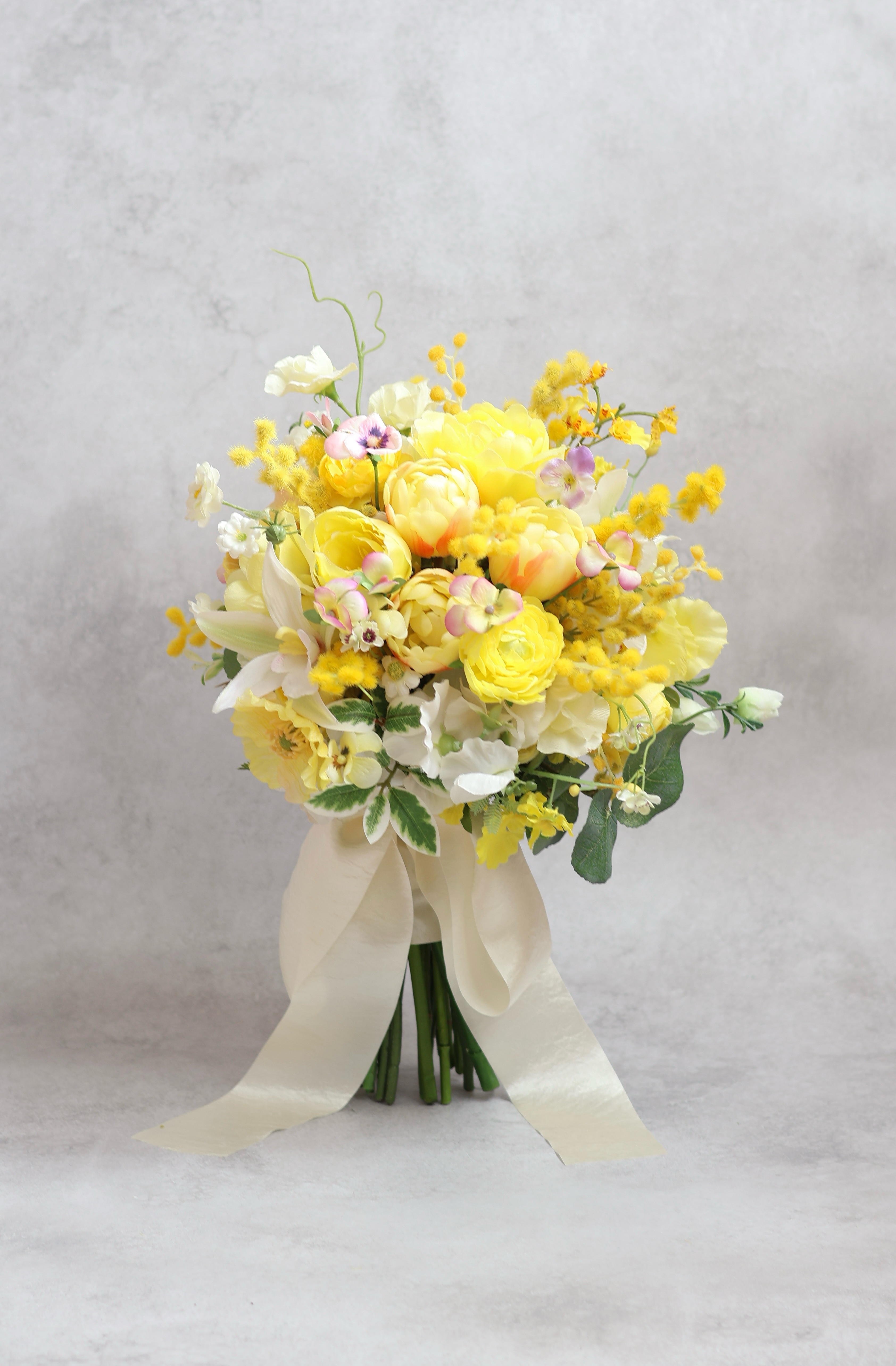 ミモザとチューリップのウェディングブーケ（アーティフィシャルフラワー）