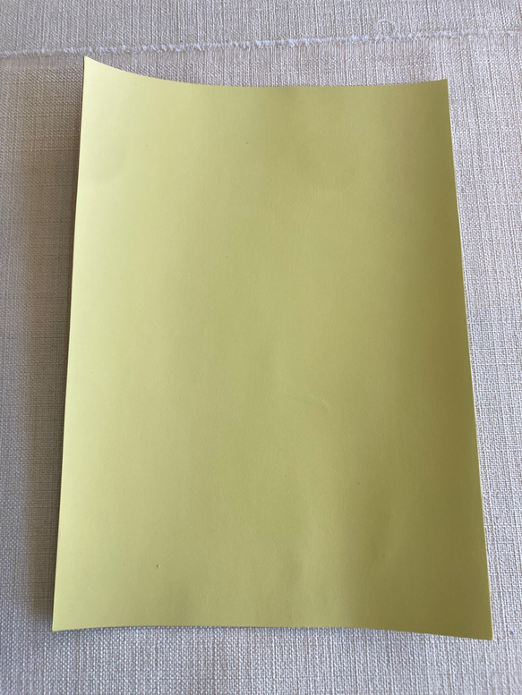 革　A4　アソート3色　ピンク・ブルー・イエロー　3枚　ハンドメイド　レザークラフト　本革 4枚目の画像