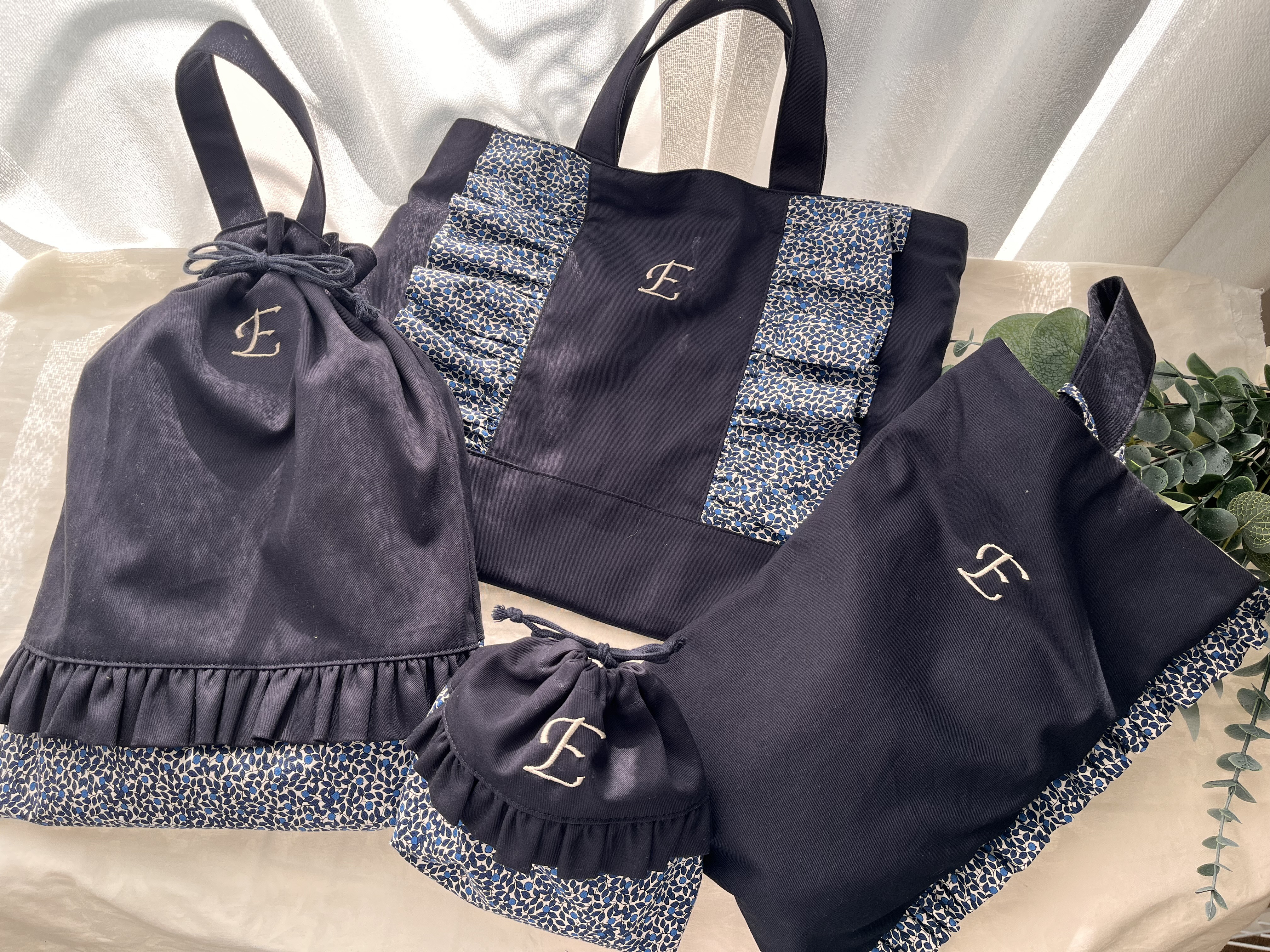 ⭐︎２、３月限定⭐︎ 名入れ刺繍＊ネイビー×リバティフリルの入園入学4点セット｜レッスンバッグ・シューズ袋・巾着｜