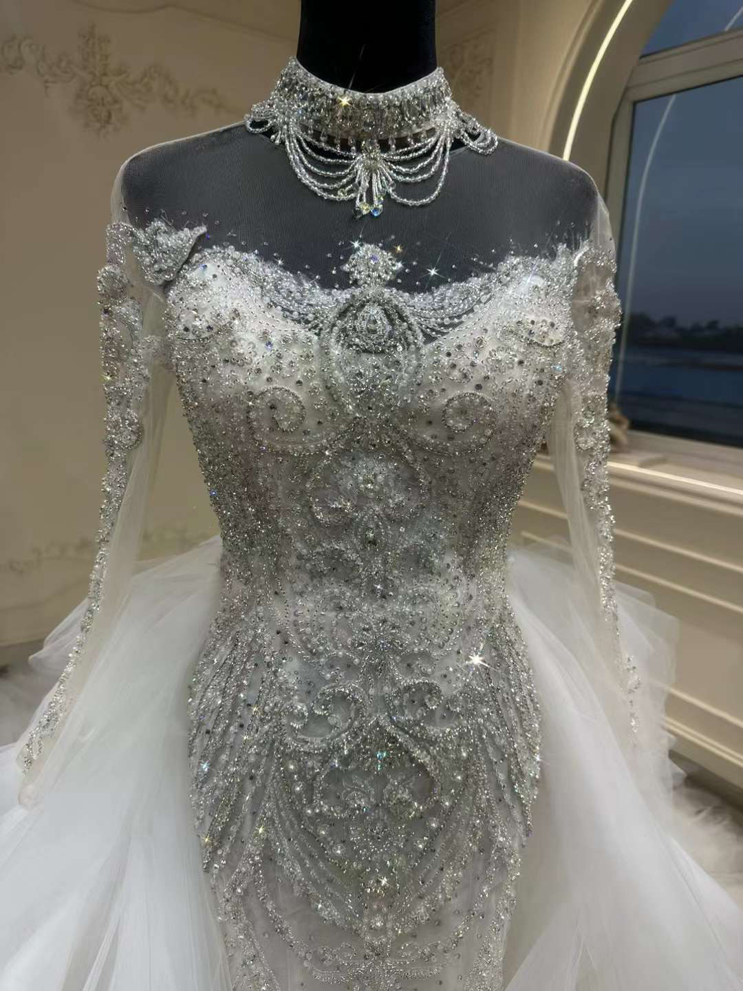 新着商品！アンティークなドレス　豪華　ビジュー　オーバースカート　ホワイト肩空き　マーメイドドレス演奏会披露宴オーダー可