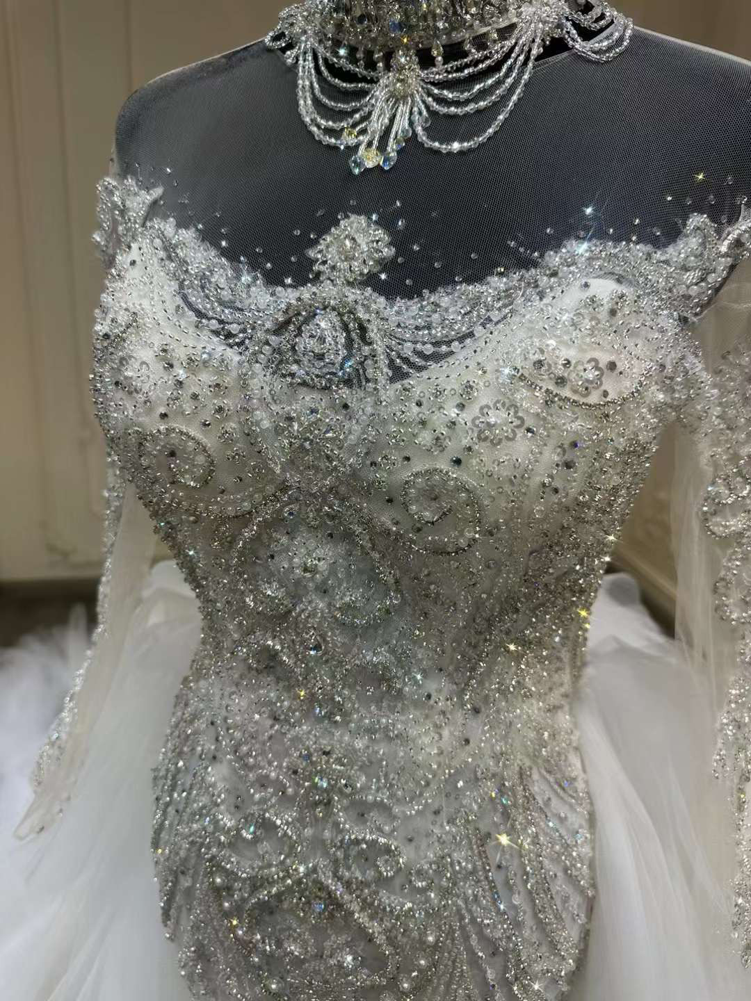 新着商品！アンティークなドレス　豪華　ビジュー　オーバースカート　ホワイト肩空き　マーメイドドレス演奏会披露宴オーダー可