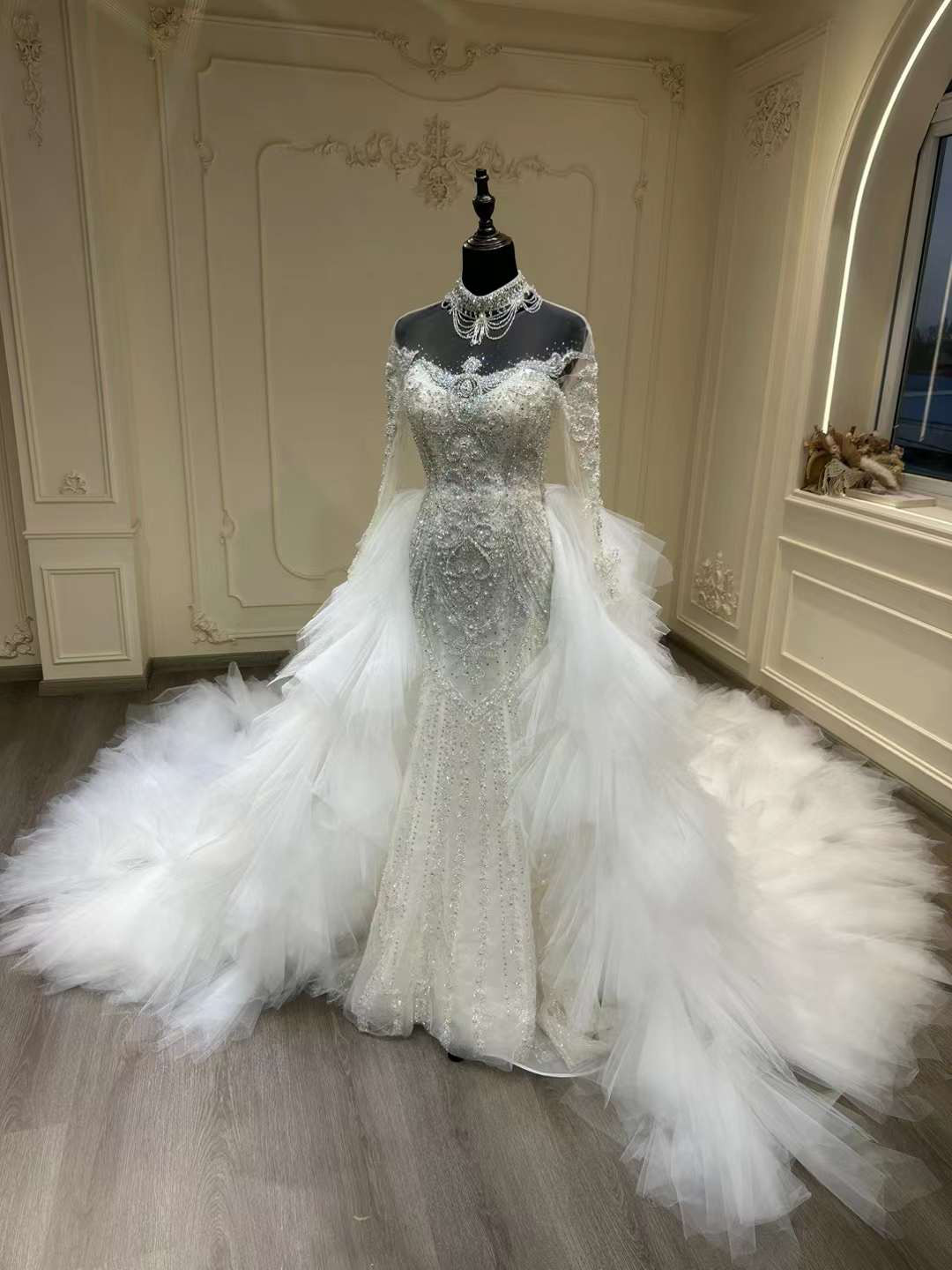 新着商品！アンティークなドレス　豪華　ビジュー　オーバースカート　ホワイト肩空き　マーメイドドレス演奏会披露宴オーダー可