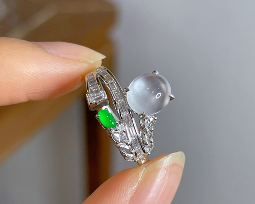 翡翠」K18 天然高氷種ヒスイ 天然ダイヤモンド 上品 忍耐 5月誕生石 本