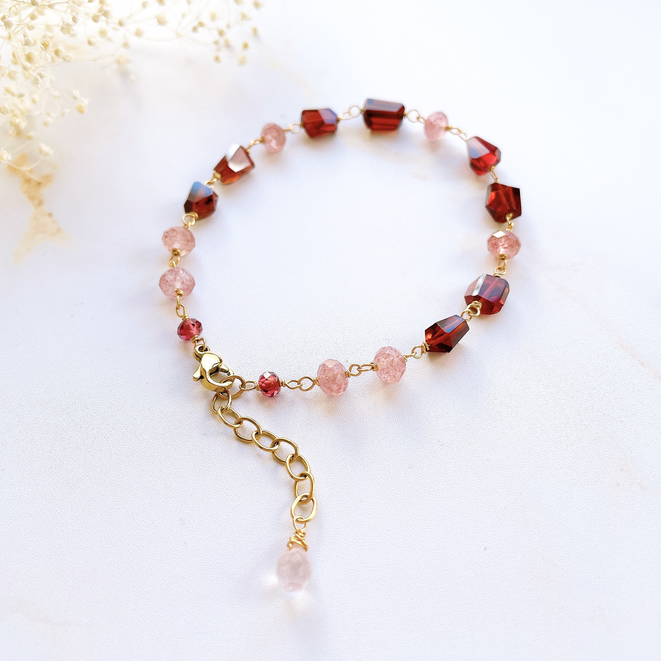 大人女性のためのガーネット×ピンクエピドートの天然石ブレスレット