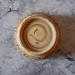 4.5号黄黒練込み裂紋爬虫類シェルター415　昆虫　陶器製　作家もの　沖縄 5枚目の画像