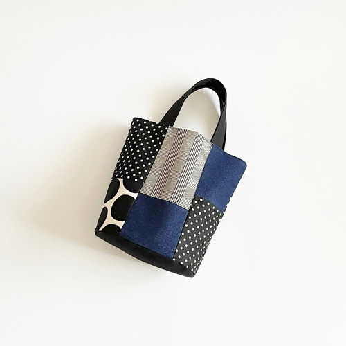 パッチワーク手提げバッグ 一点物｜モノトーン×デニム パッチワーク バケツ型バッグ｜手提げ
