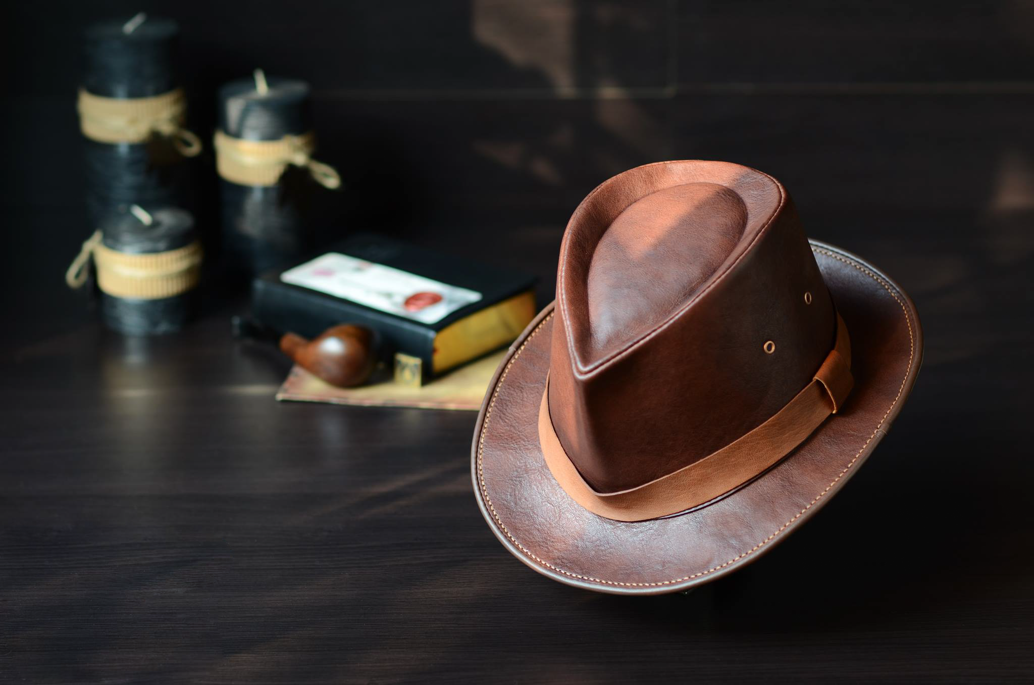イタリア製 Vachetta レザーの手縫いレザーハット｜植物タンニンなめしの革帽子