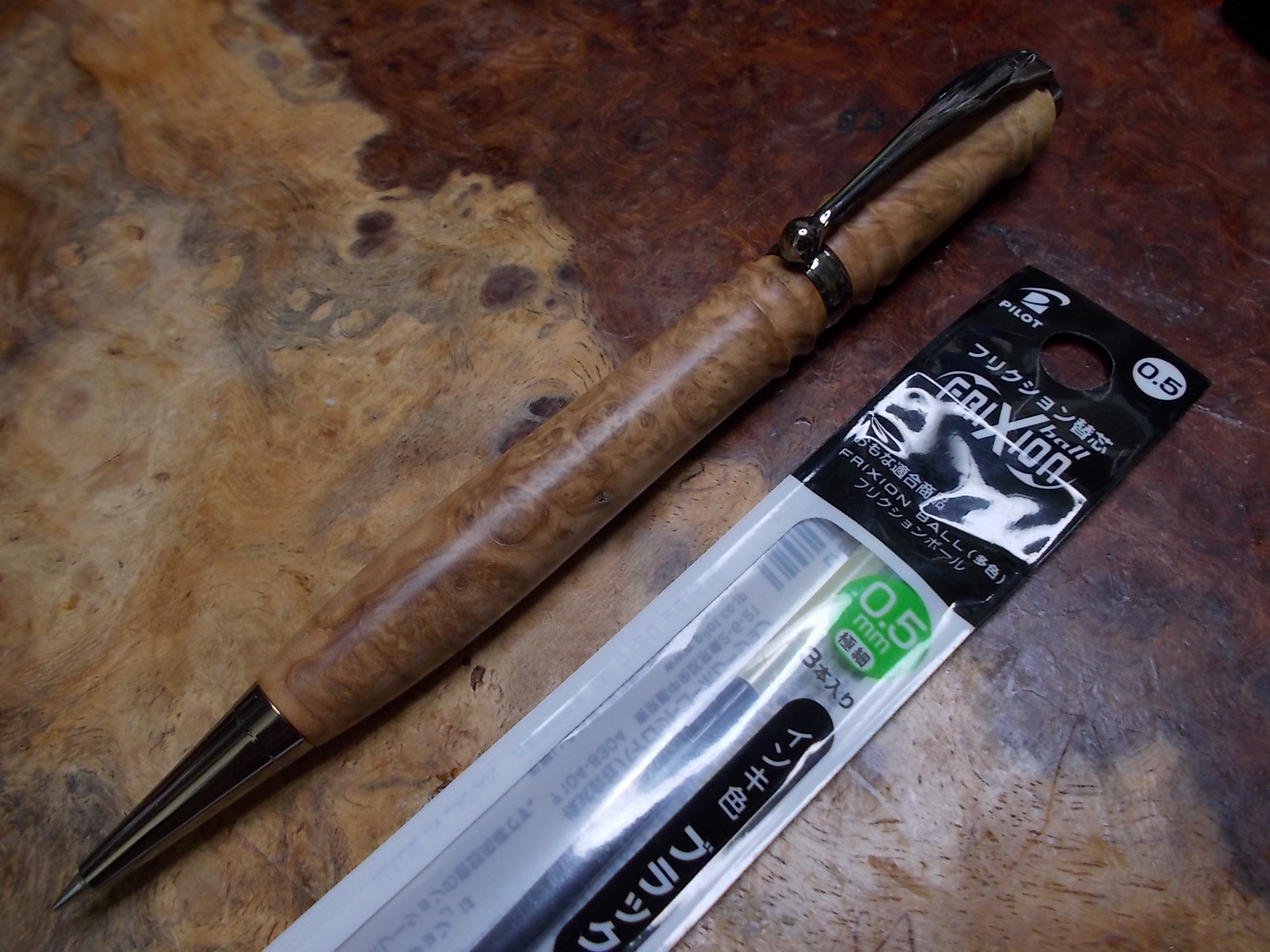 超希少！　ユーカリブラウンマリー☆ゴールドフィールドバール（瘤）フリクションスリムのボールペン