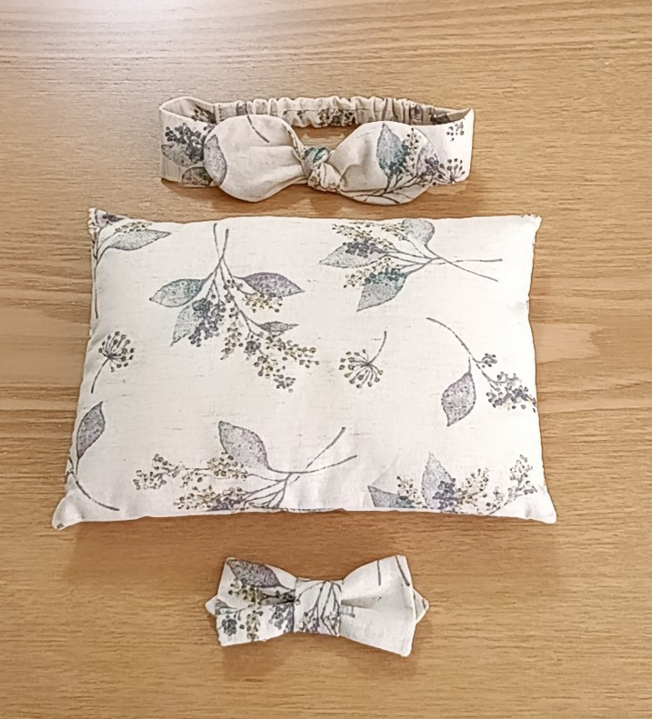 ニューボーンフォト　枕　ヘアアクセサリー　リボン　蝶ネクタイ 4,250円
