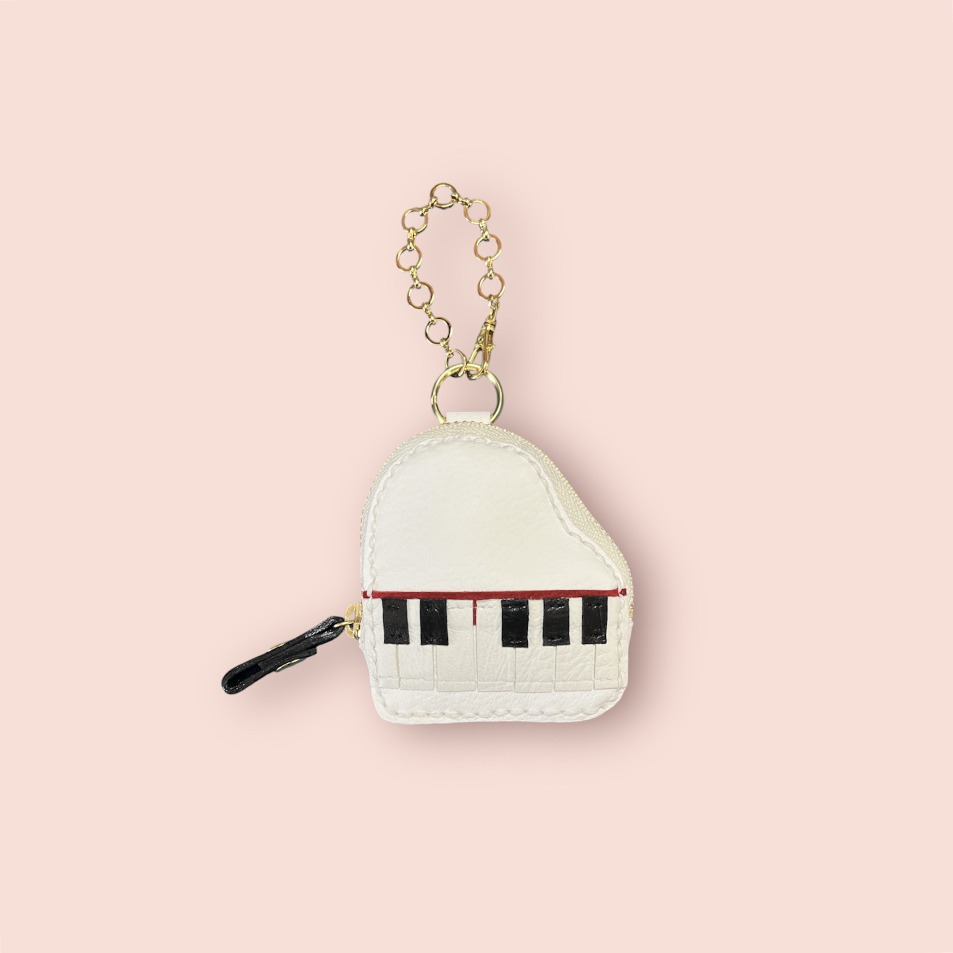 【本革・手縫い】手仕事のピアノポーチ（バッグチャーム）白いピアノ