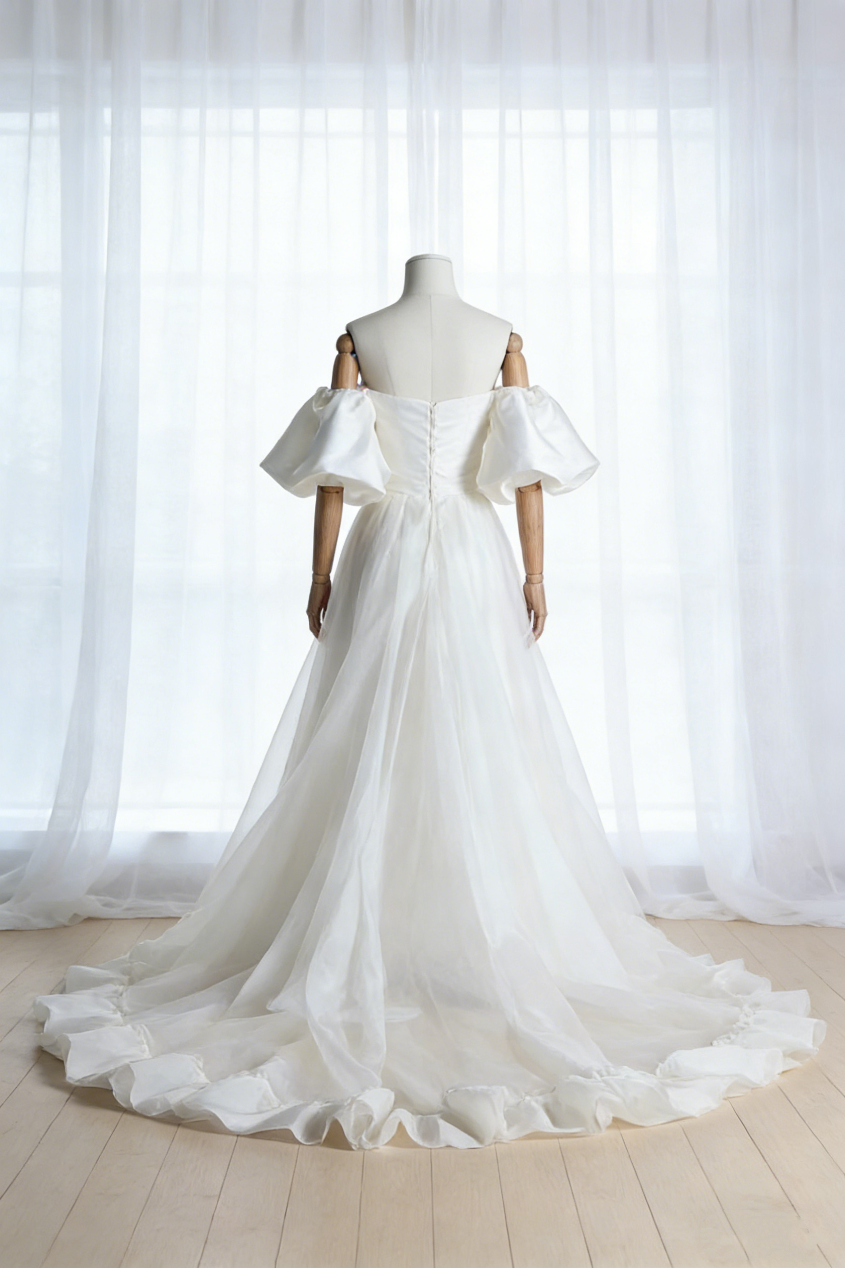 送料無料！ウエディングドレス パフスリーブドレス リボントレーン ベアトップ シフォンオーガンジー 結婚式 前撮り