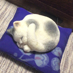 猫だって端午の節句 こいのぼりに乗った猫 江戸縮緬 その他置物 ねこ