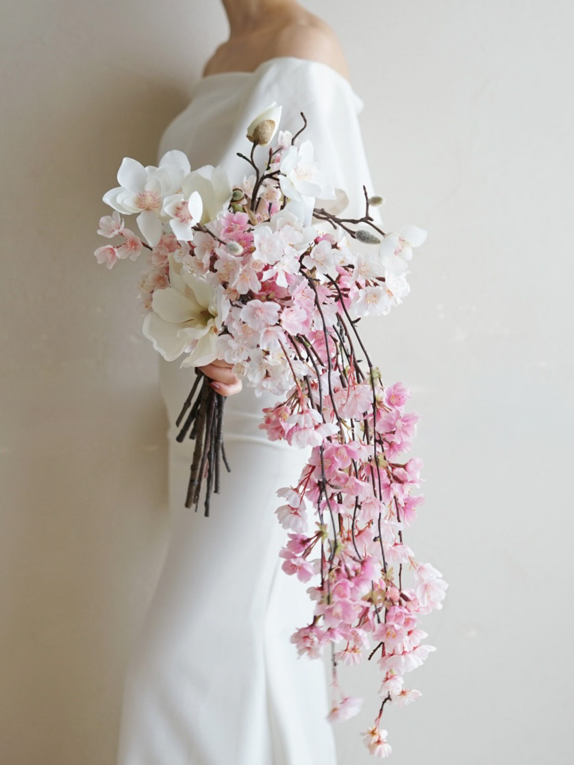 桜とマグノリアのシャワーブーケ|ウェディングブーケ|造花ブーケ|前撮り|桜ブーケ
