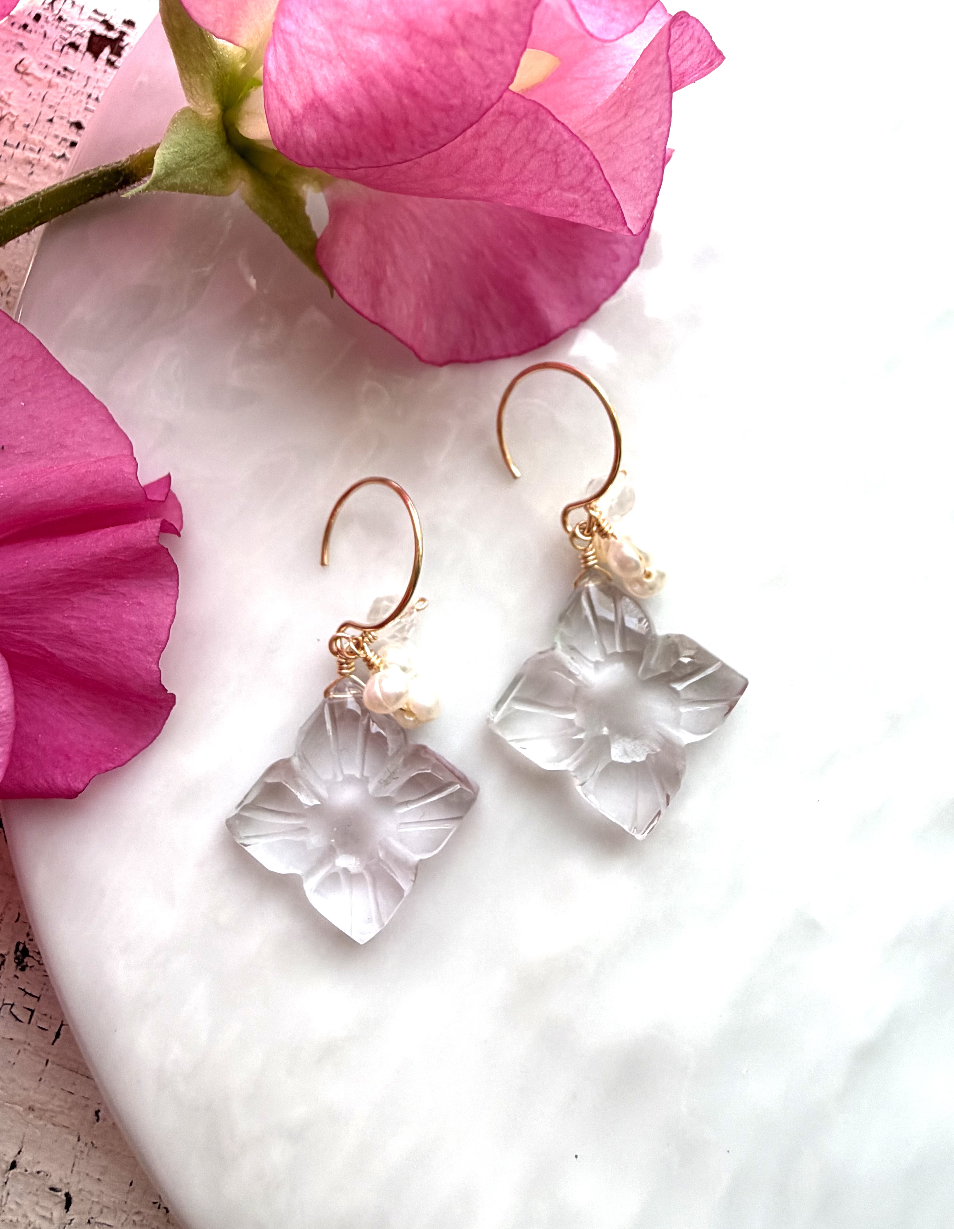 14KGF カランコエカットラベンダーアメジスト 淡水パール ピアス