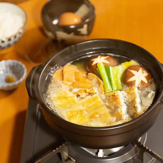 【白焼量・通常の1.5倍！】心も身体も満たす　贅沢うなぎ鍋（1～2人前相当）《保冷袋梱包》ZSD2D2GZ1