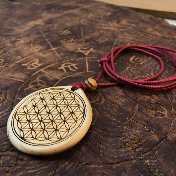 龍体文字＆フラワーオブライフ　(両面刻印)　パワーネックレス　（伊勢神宮ひのき製）
