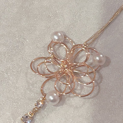 フラワーパール　ネックレス　ロング　スライドアジャスター　調整自由　卒業式　結婚 1枚目の画像