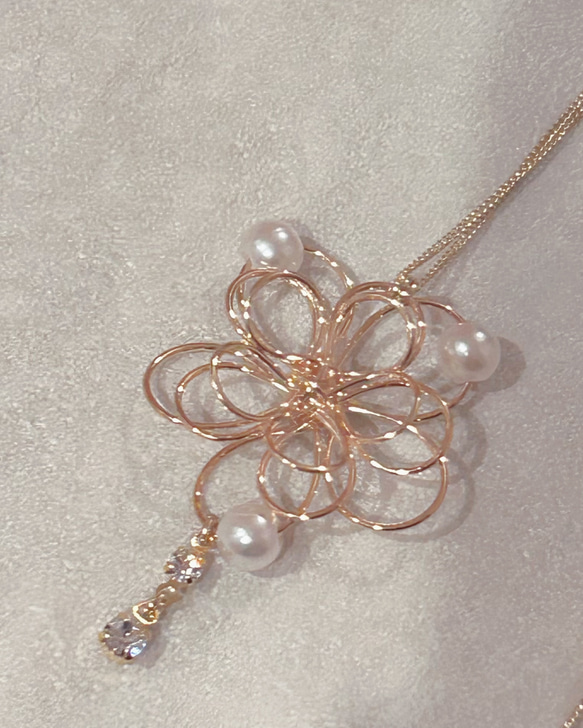 フラワーパール　ネックレス　ロング　スライドアジャスター　調整自由　卒業式　結婚 1枚目の画像