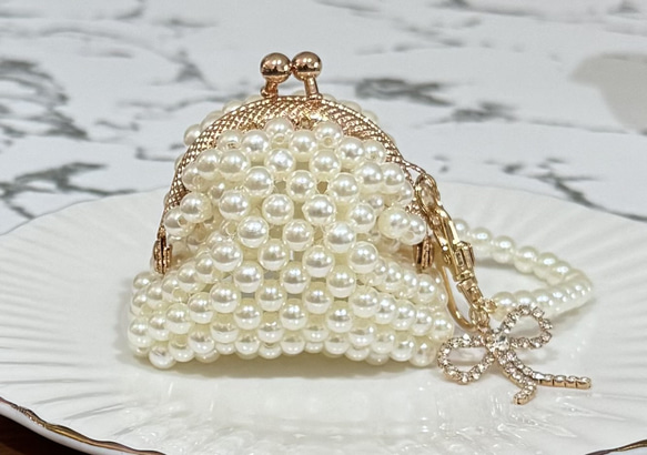 パール　ビーズ　がま口　小物入れ　小銭入れ　コインケース　ピルケース 1枚目の画像