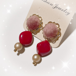 【送料無料】 春色 ふわふわ もこもこ イヤリング 3枚目の画像