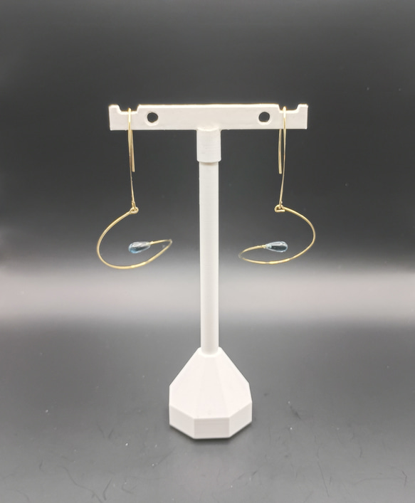 ブルートパーズピアス 1枚目の画像