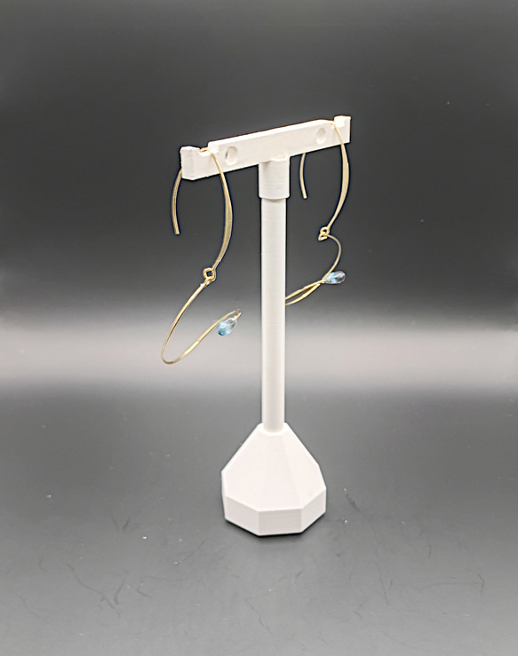 ブルートパーズピアス 2枚目の画像