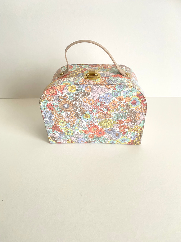 リバティトランク　Mサイズ、カルトナージュボックス《再販》 1枚目の画像