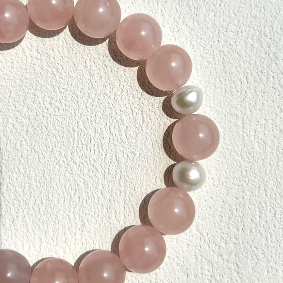 桜色　ローズクォーツ ブレスレット｜高品質10mm天然石×淡水パールクリスタルブレスレット｜北欧ミニマル 3枚目の画像