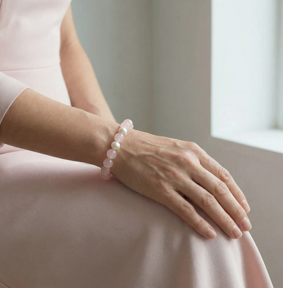 桜色　ローズクォーツ ブレスレット｜高品質10mm天然石×淡水パールクリスタルブレスレット｜北欧ミニマル 2枚目の画像