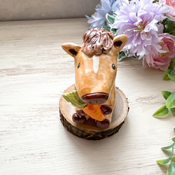 干支 午年 おすわりお馬さん 人参 陶人形 金彩/ ウマ うま にんじん ニンジン 6枚目の画像