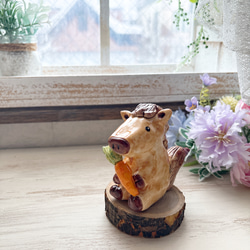 干支 午年 おすわりお馬さん 人参 陶人形 金彩/ ウマ うま にんじん ニンジン 1枚目の画像