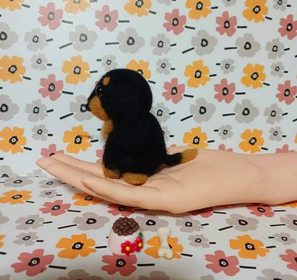 羊毛フェルト ダックスフンド ぬいぐるみ 4枚目の画像