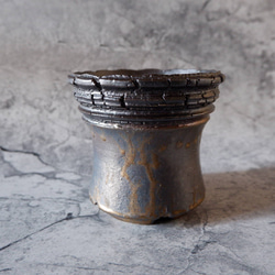 4.5号燻し金彩掛分け裂紋鉢419　塊根植物　多肉植物　アガベ　盆栽　植木鉢　作家鉢　鉢台　沖縄 3枚目の画像