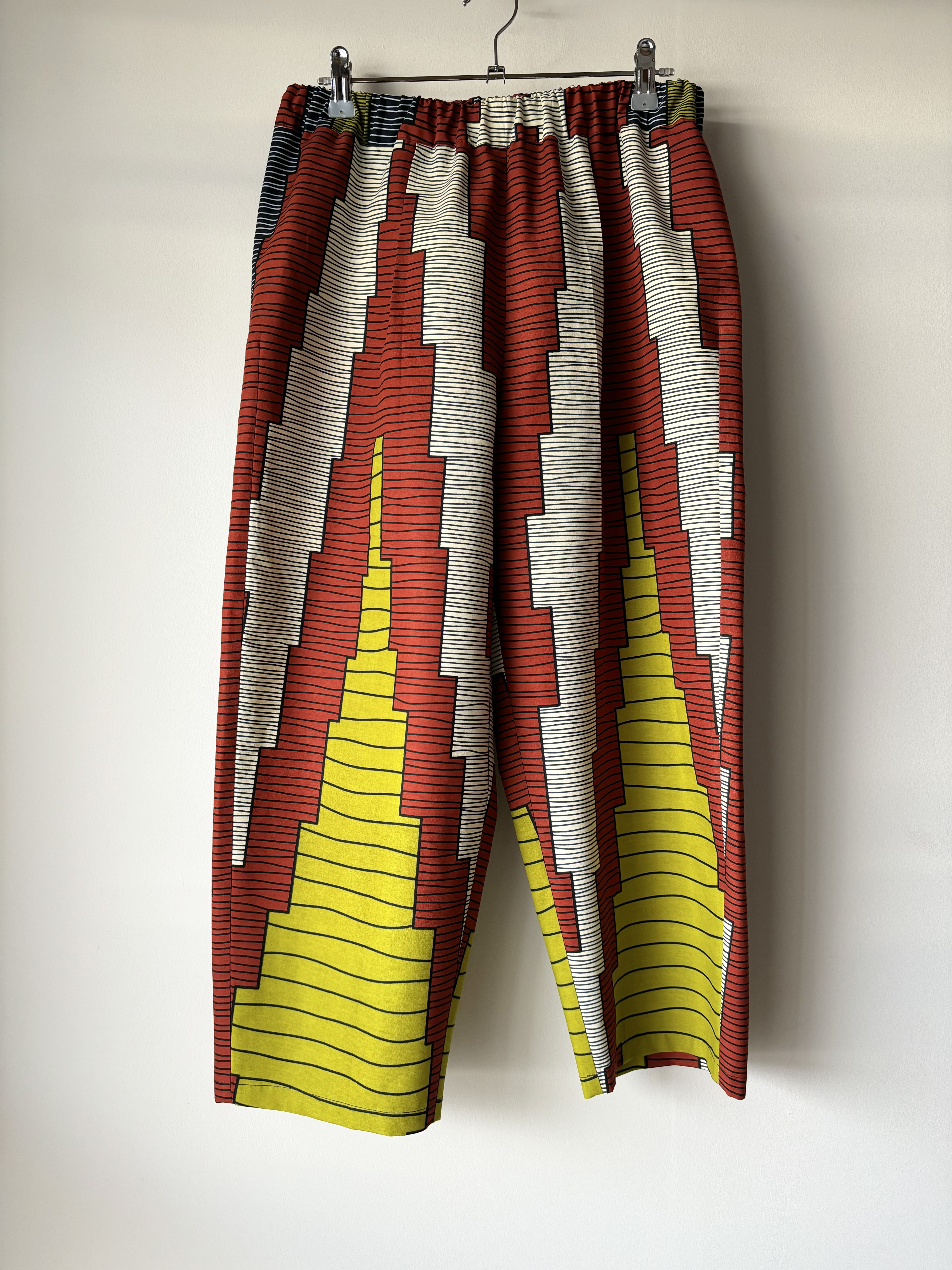 576☆アフリカンプリント☆ペグパンツ☆総丈88cm