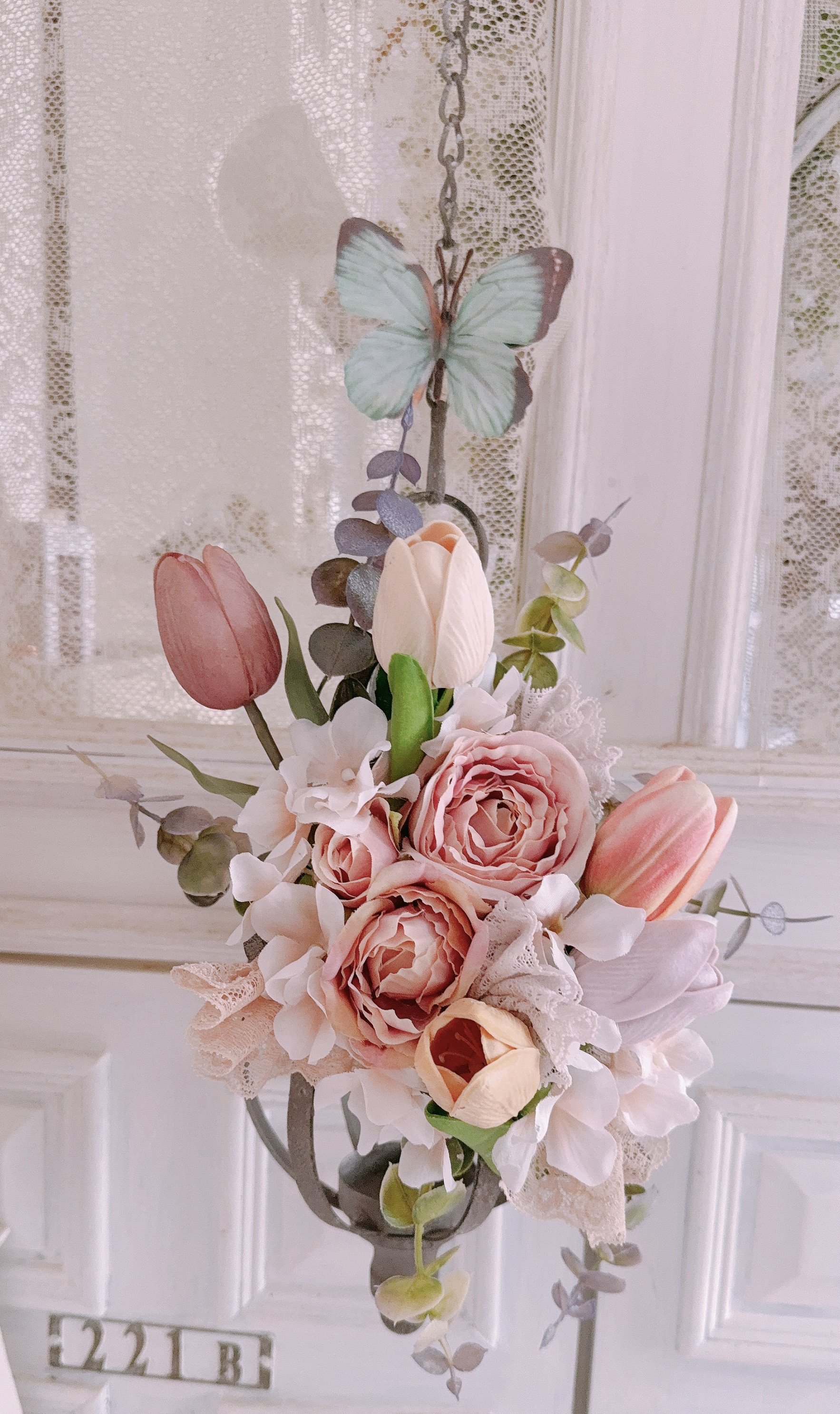 ❤️SALE❤️ྀི チューリップとスプリングshabbyハンギングアレンジ.*˚