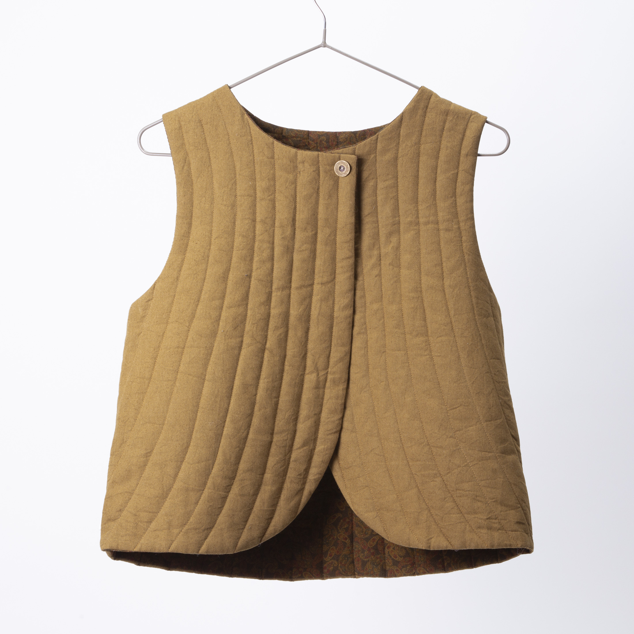 リバーシブルキルティングベスト／ペイズリー柄細コーデュロイ×ブラウンコットンリネン